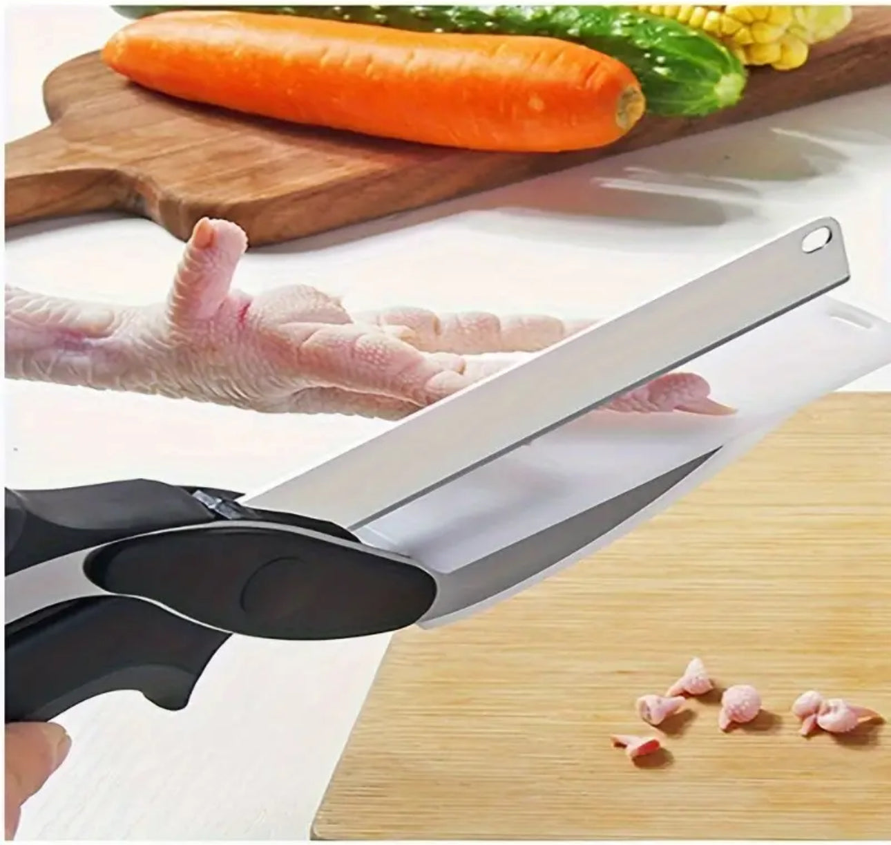 BrightStarAngel™ Smart Kitchen Scissors With Built-In Cutting Board